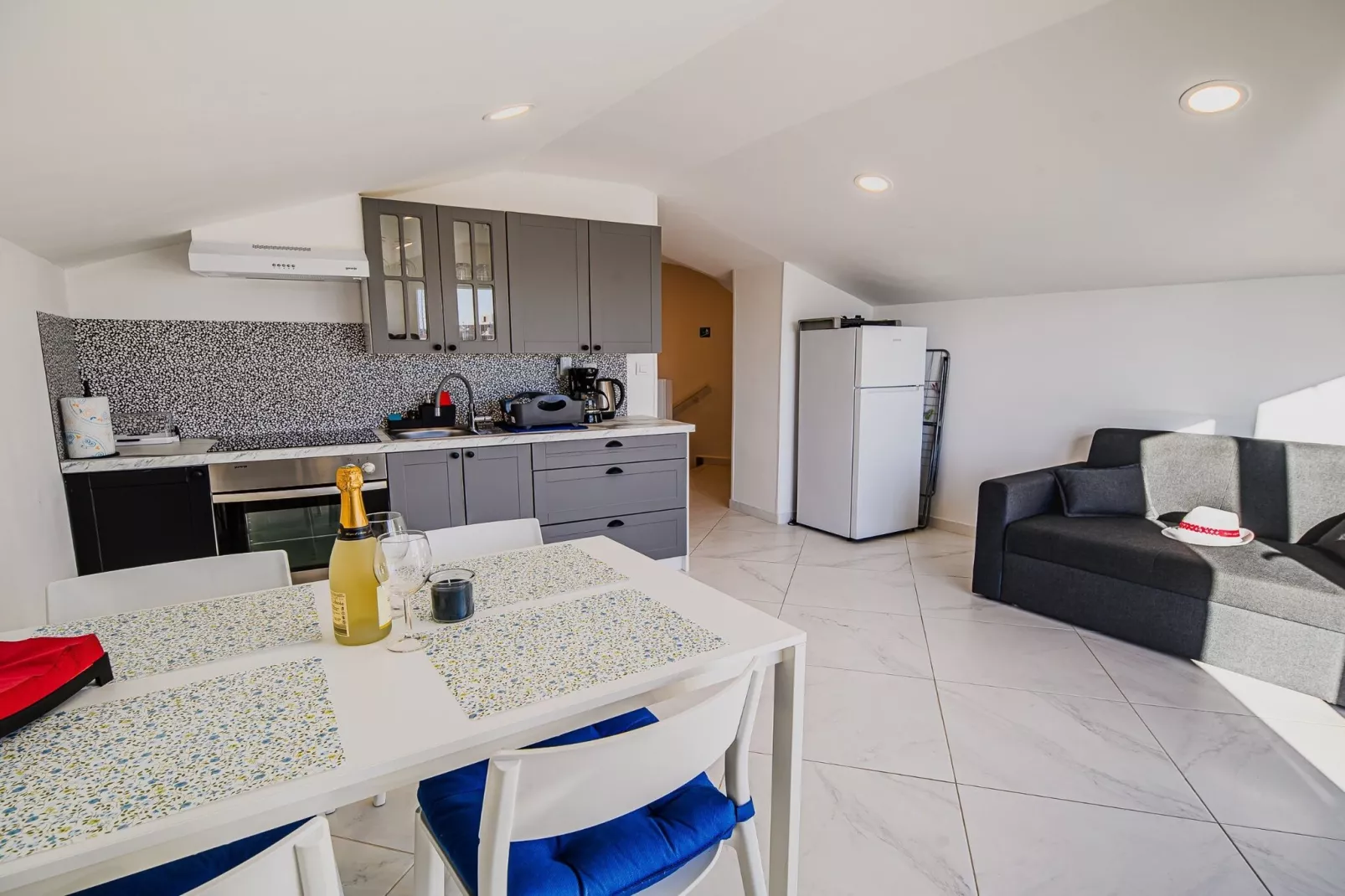 Sleek and Stylish Umag Apartments with Sea View - Two Bedroom Apartment with Terrace (owner 2)-Cuisine