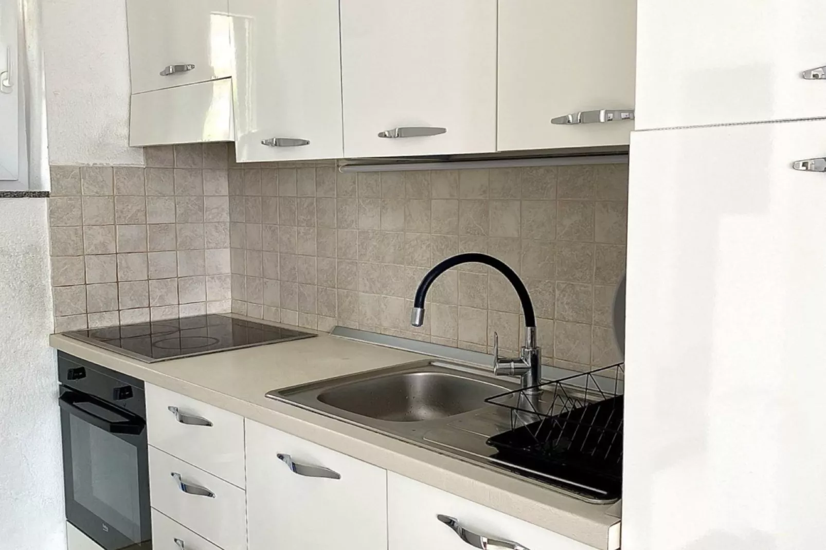 Luxury Lovran Apartments with Swimming Pool - Standard One Bedroom Apartment-Küche
