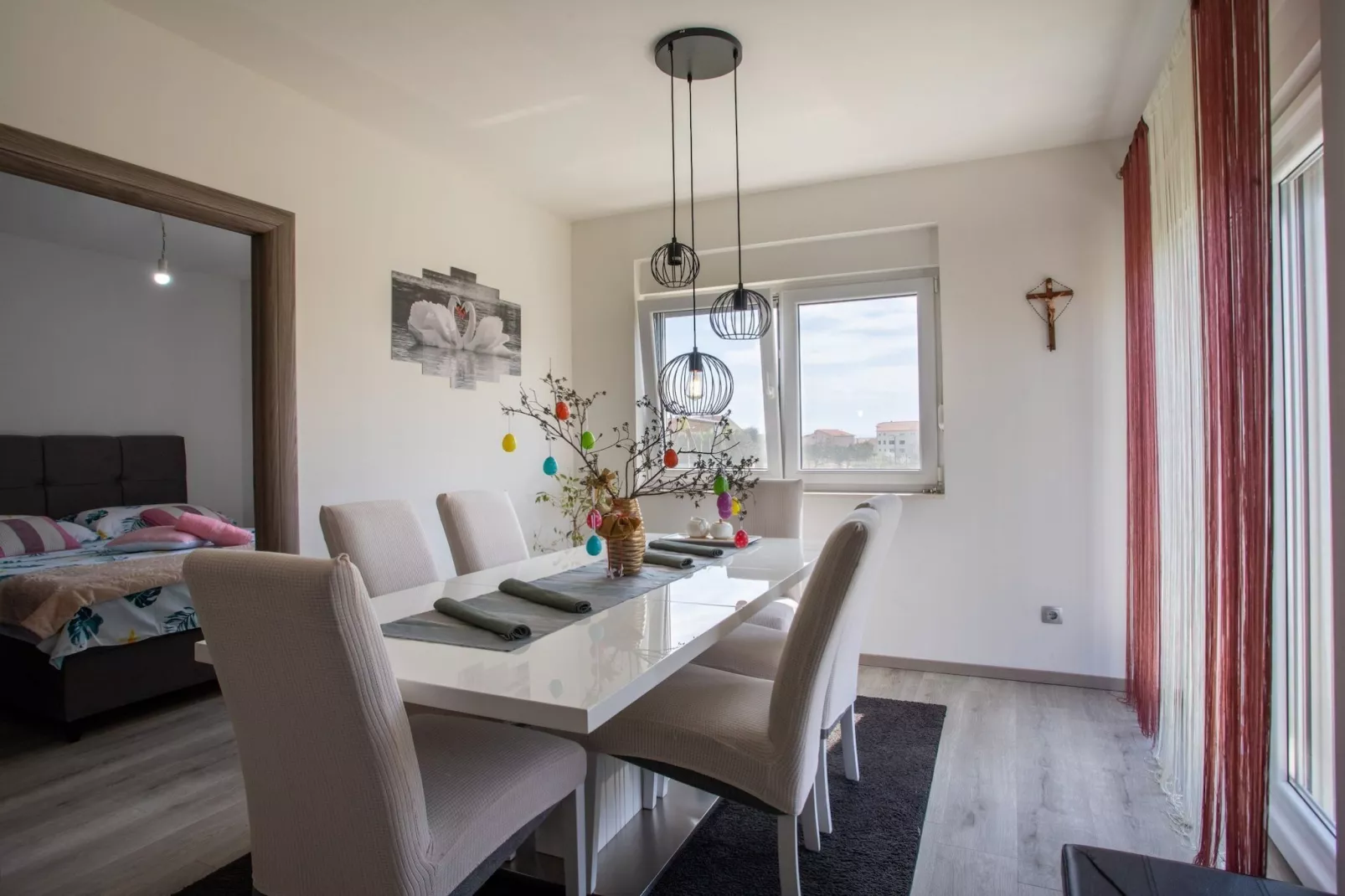 Trendy and Chic Apartment with Terrace and Private Garden - One Bedroom Apartment-Dining room