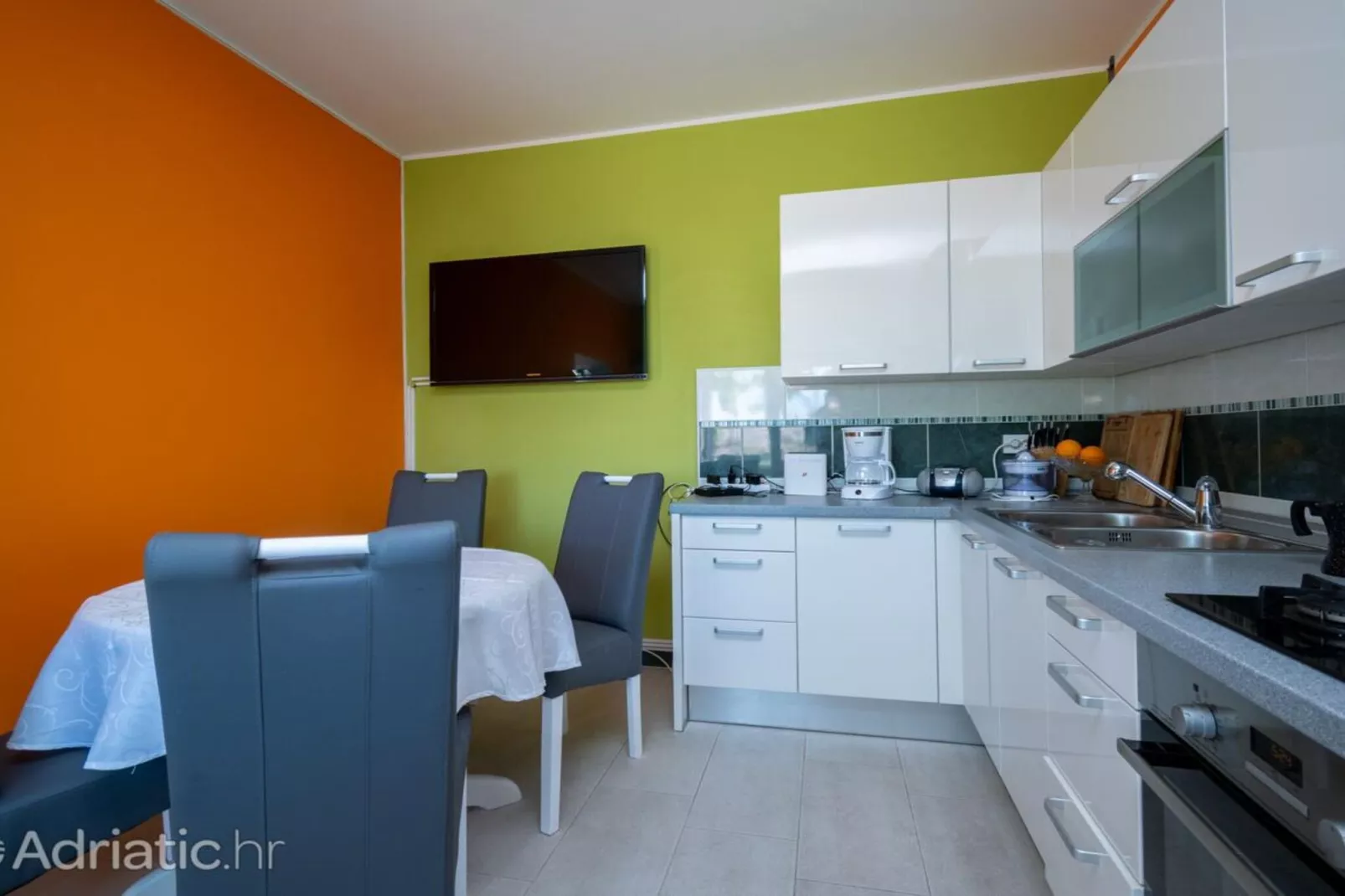 Holiday Home Violet - Three Bedroom Holiday Home-Kitchen