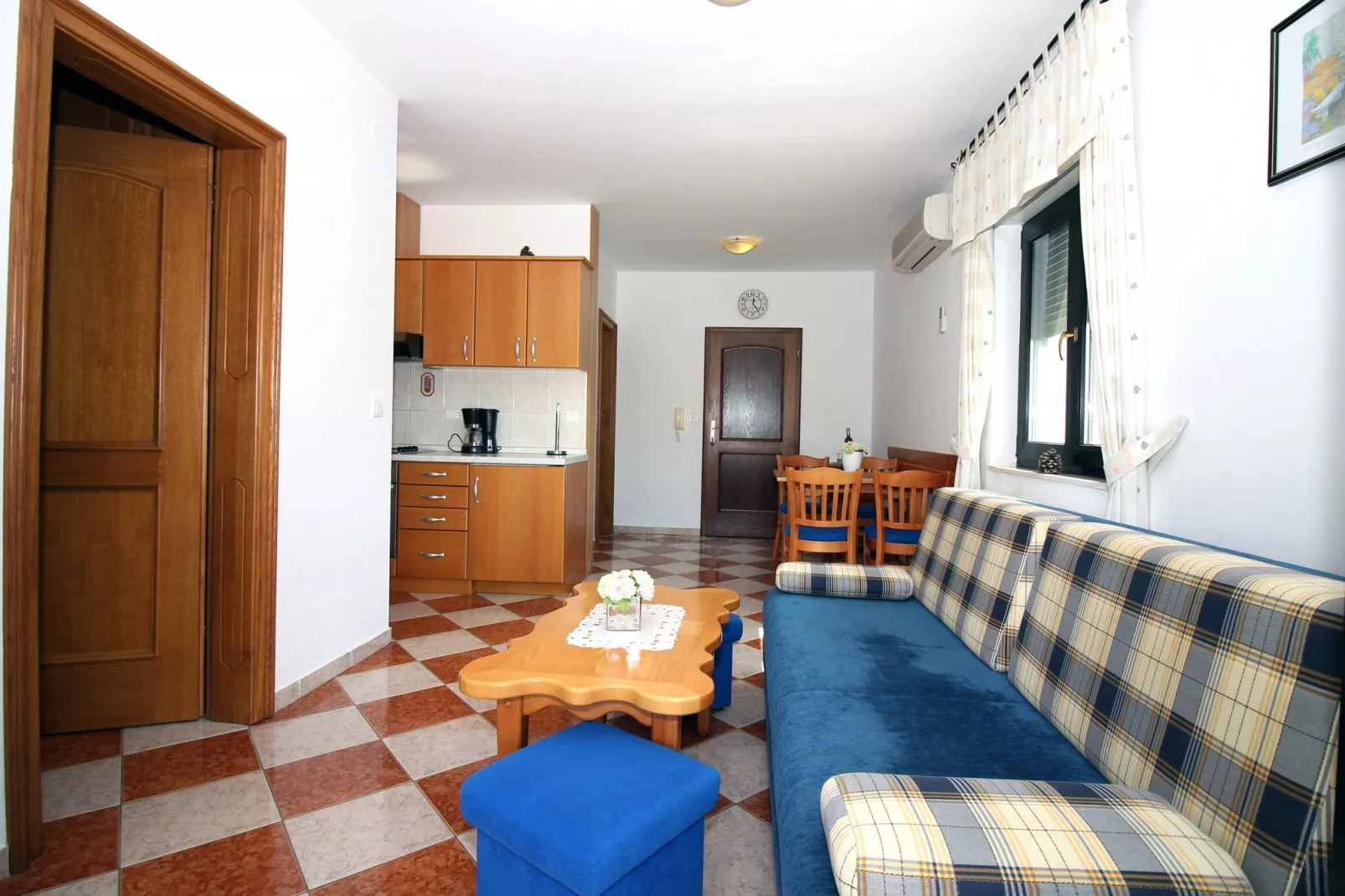 Zadar Coastal Haven - One Bedroom Apartment With Sea View-Salon