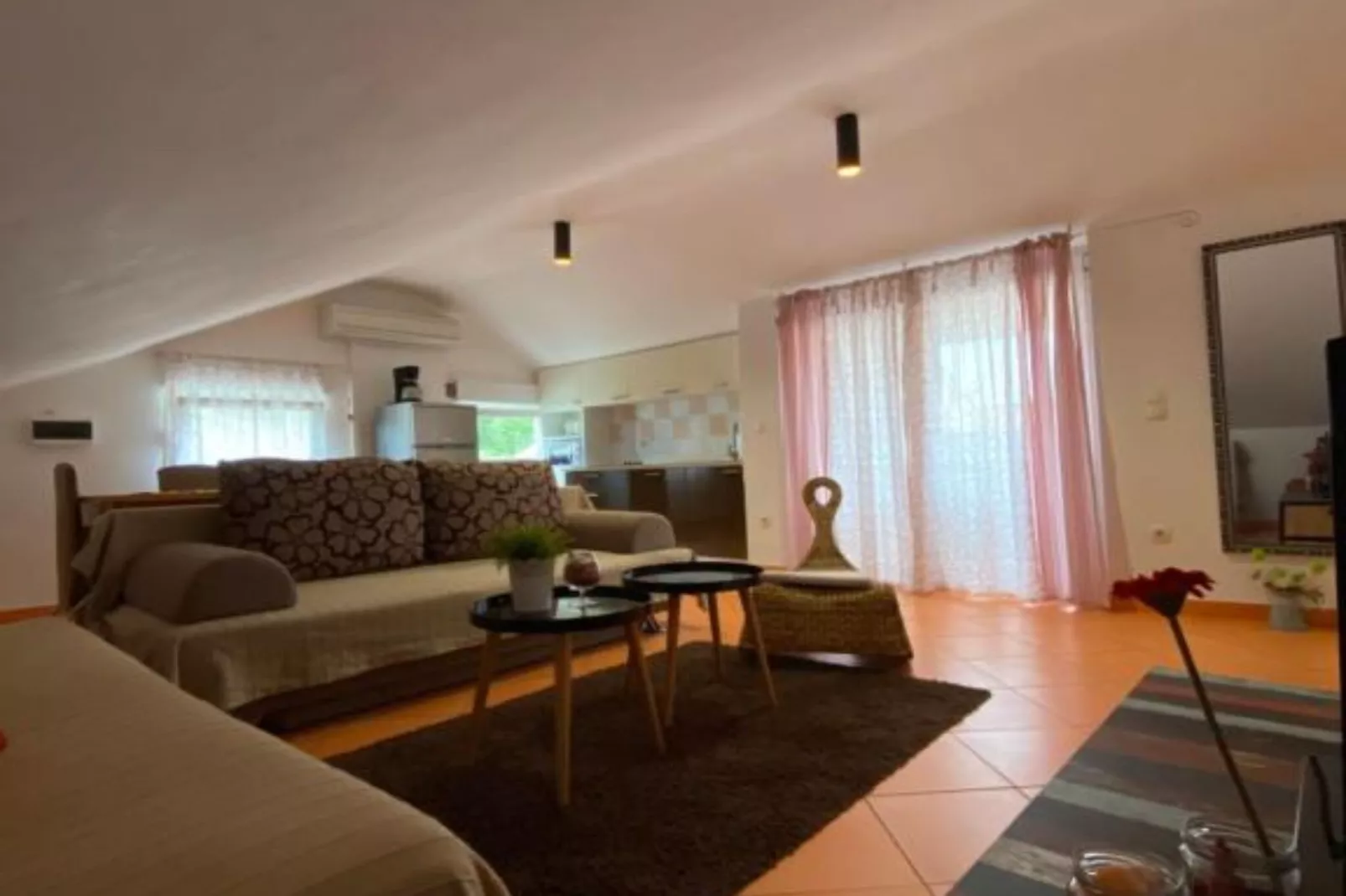 Apartments Lara Rab - Two Bedroom Apartment with Loggia-Wohnzimmer