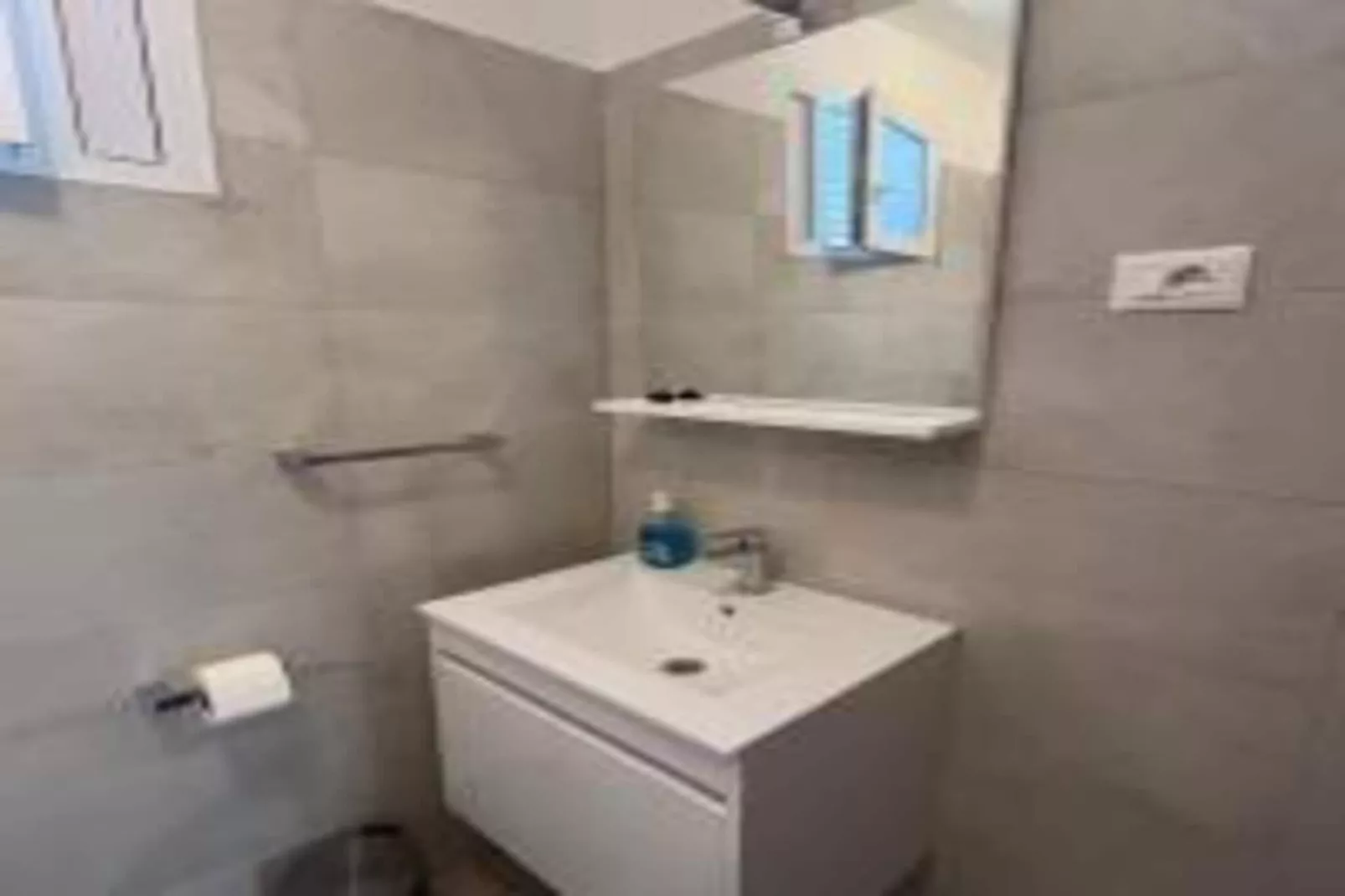 Apartments Bleuš - One Bedroom Apartment with Balcony and See View 1-Badezimmer