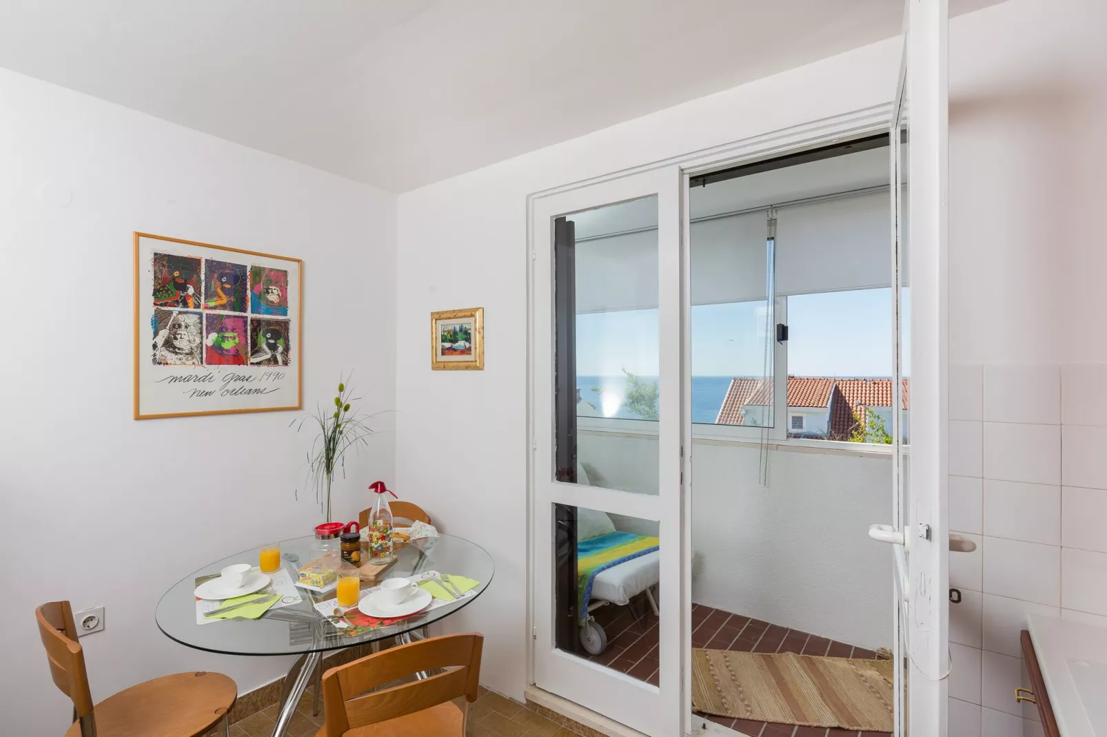 Apartment Nana-One Bedroom Apartment with Loggia and Sea View-Dining room