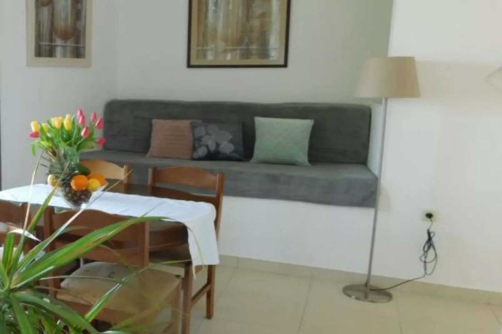 Apartments Roščić -  Classic Two Bedroom Apartment with Balcony and Sea View-Wohnzimmer