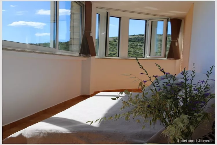 Apartments Juras - Studio Apartment with Balcony and Side Sea View (Tea)-Balcon-terrasse