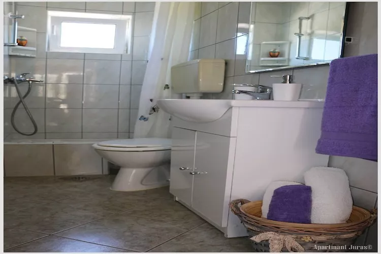 Apartments Juras - Studio Apartment with Loggia (Ana)-Salle de bain