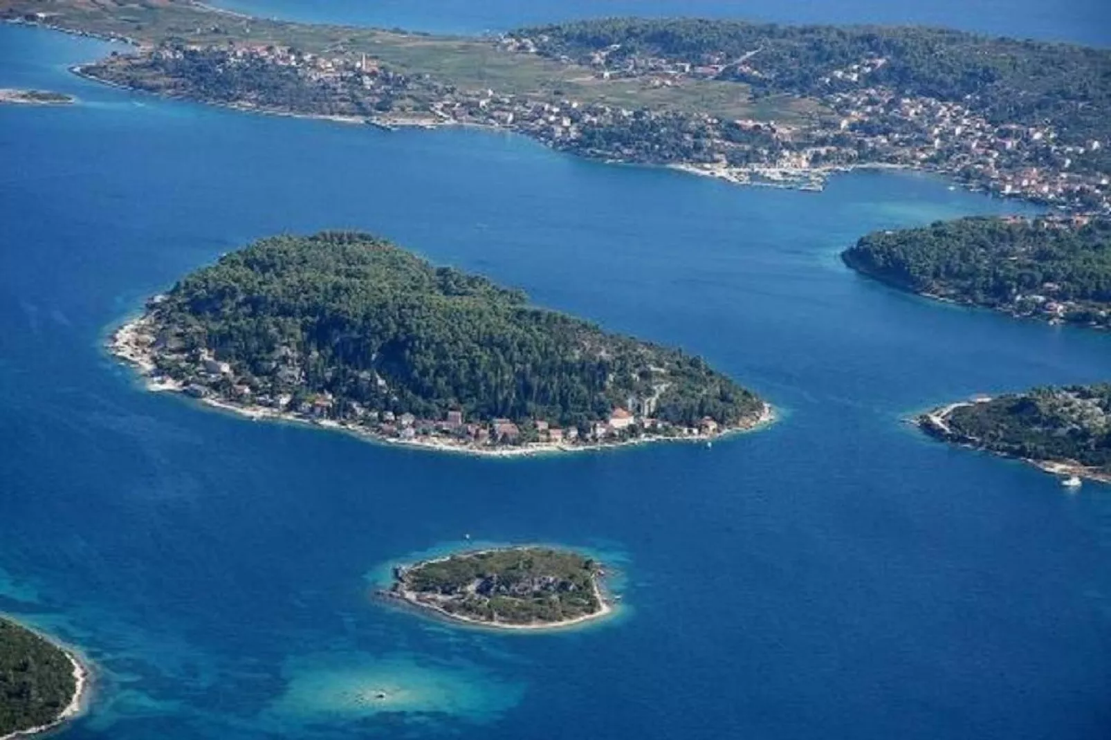 Lumbarda Resort Apartments - Superior Apartment with Mountain View E2-Ambiance