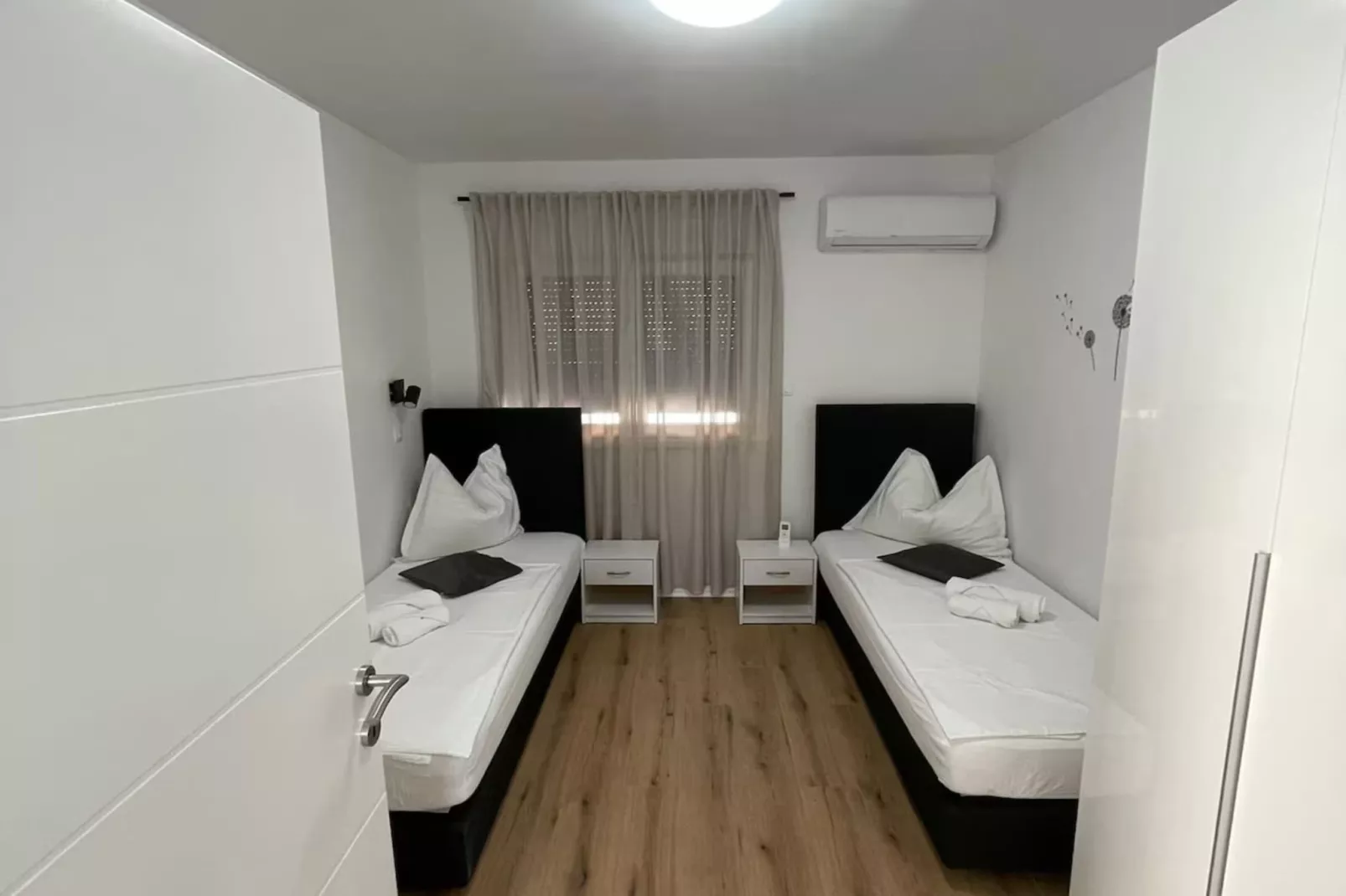 Villa  With Pool-Chambre