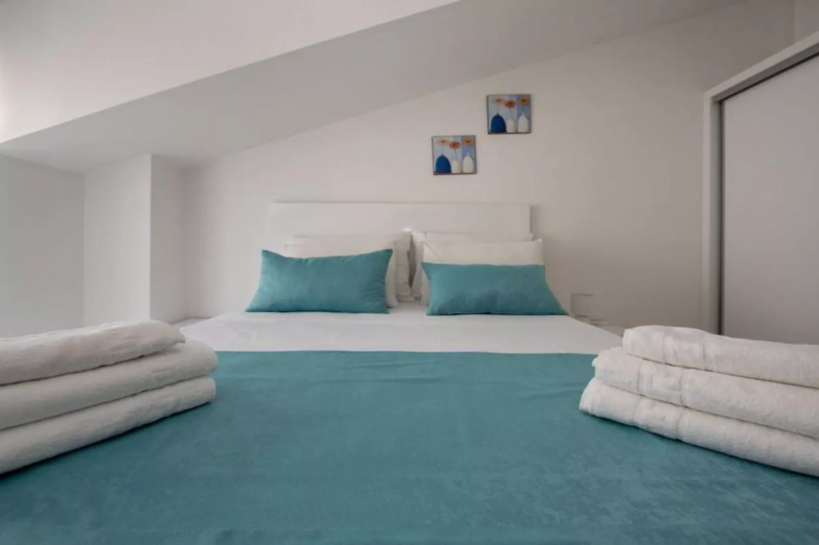 Villa Tomi  - Studio with Balcony (4)-Chambre