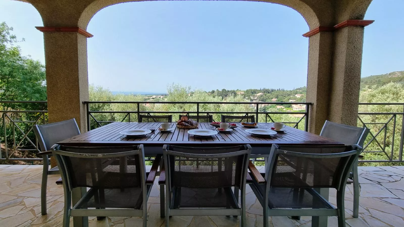 Le Jardin des Olives-Terrassenbalkon