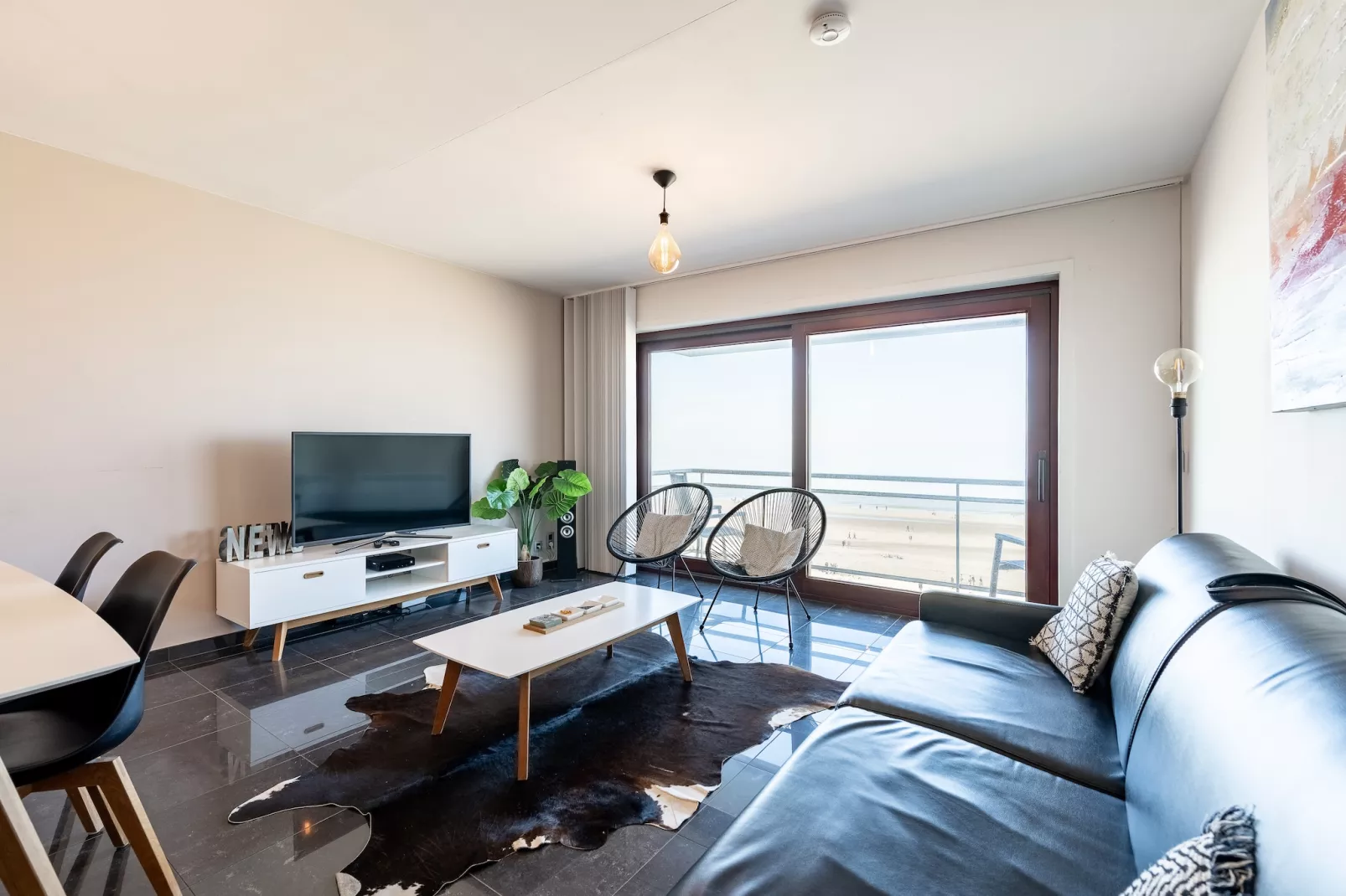 LECOMTE 6A-Living room