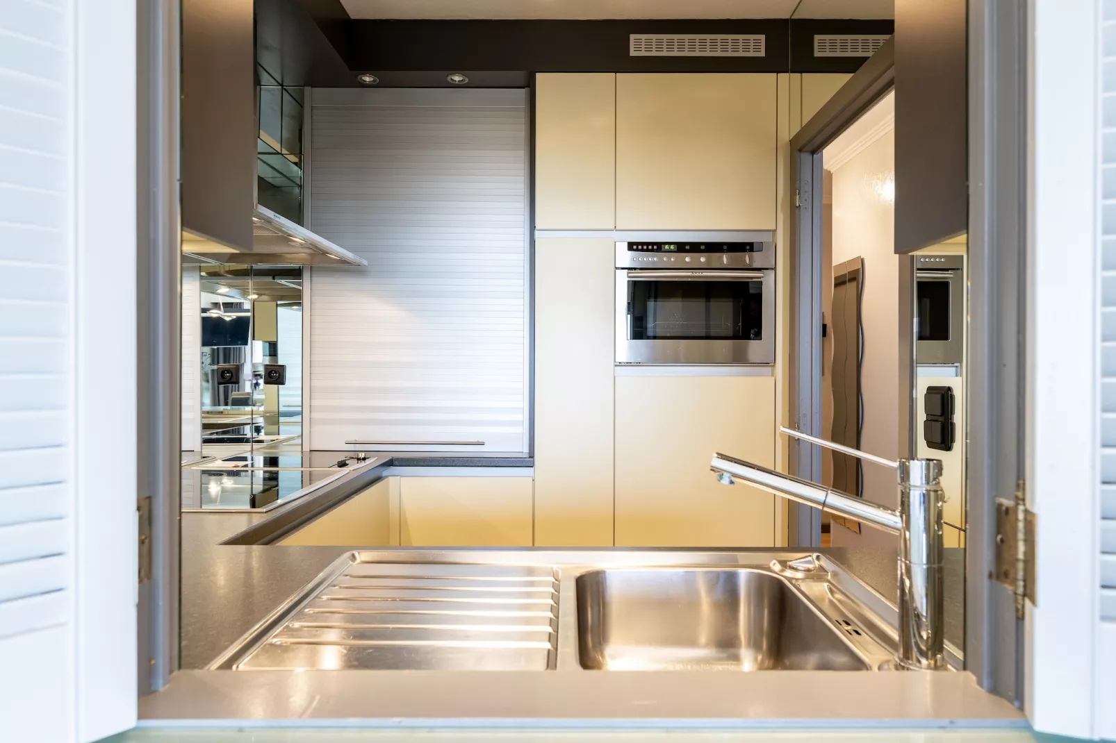 MALIBU SANDS AB07-Kitchen