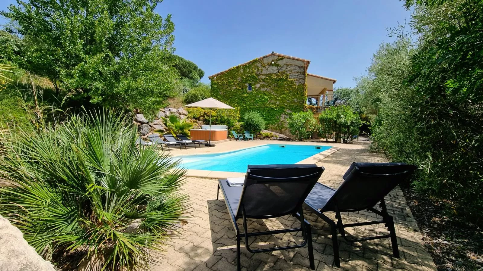 Le Jardin des Olives-Schwimmbad