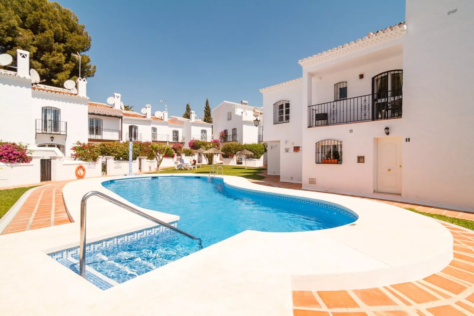 Los Pinos 23 Villas by Casasol-Schwimmbad