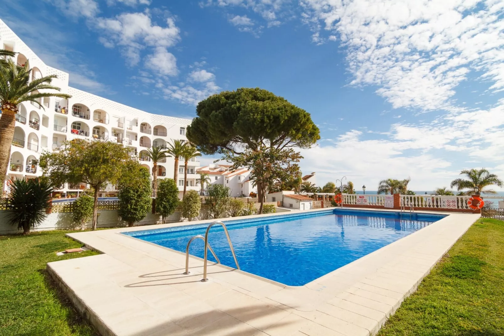 Carabeo 45 Studio by Casasol-Swimming pool