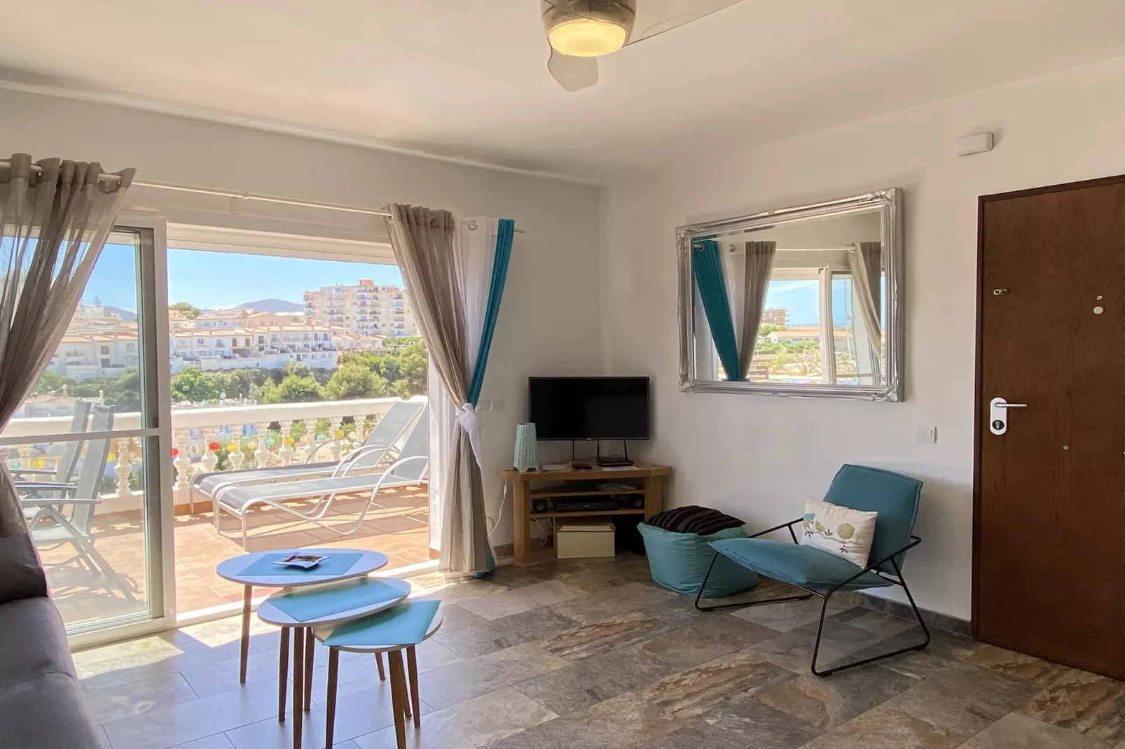Litoral Burriana Apartment by Casasol-Living room