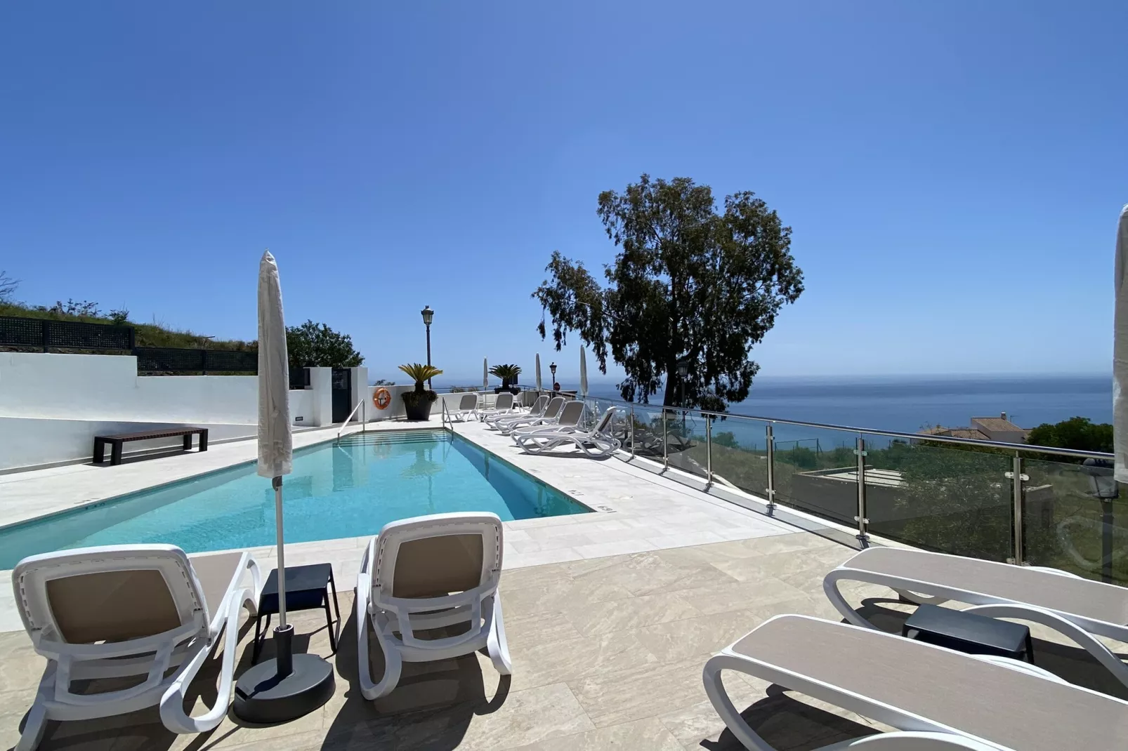 Balcon del Mar Seaview 114 by Casasol-Piscine