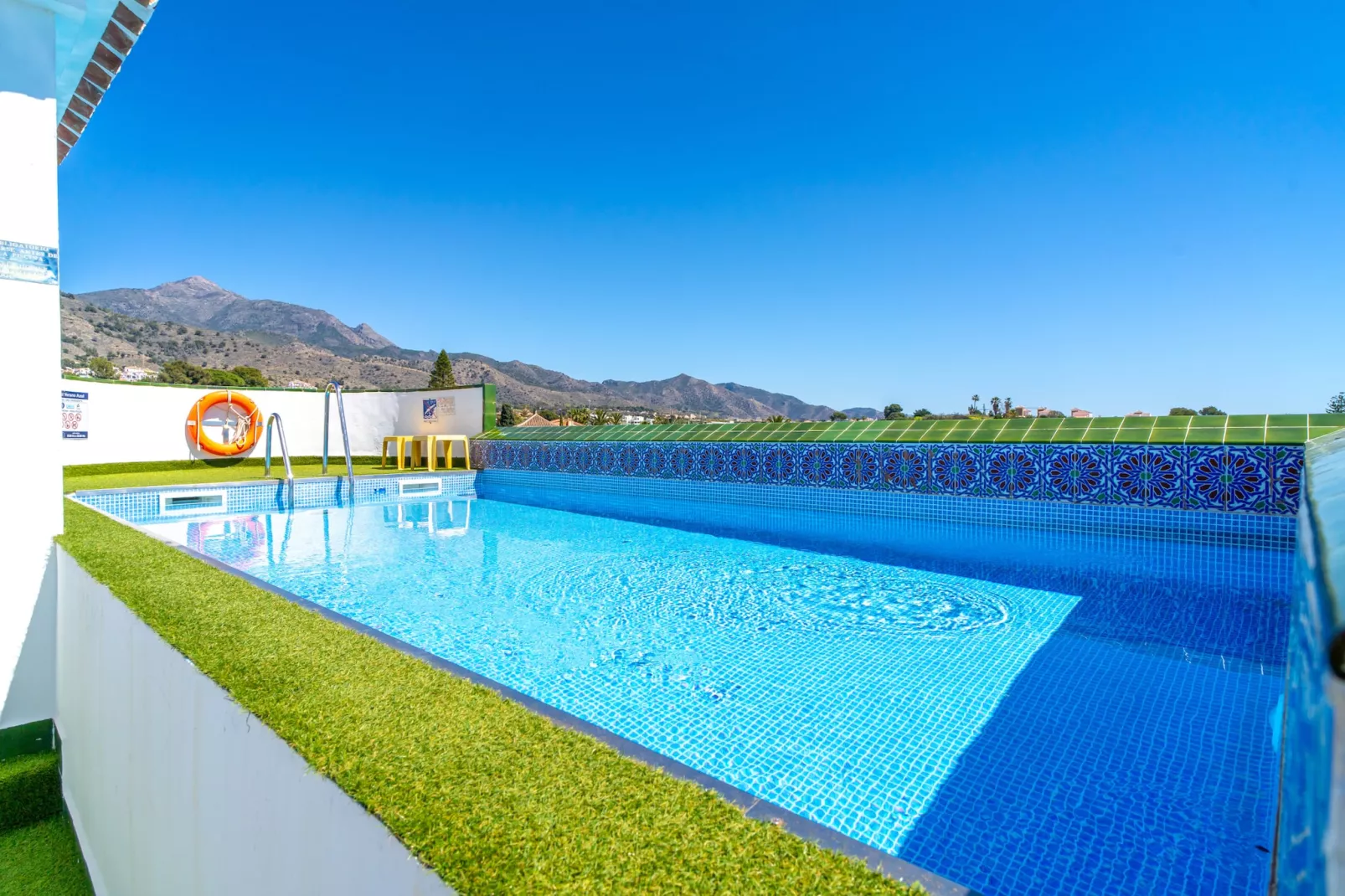 Verano Azul Seasun 90B by Casasol-Swimming pool