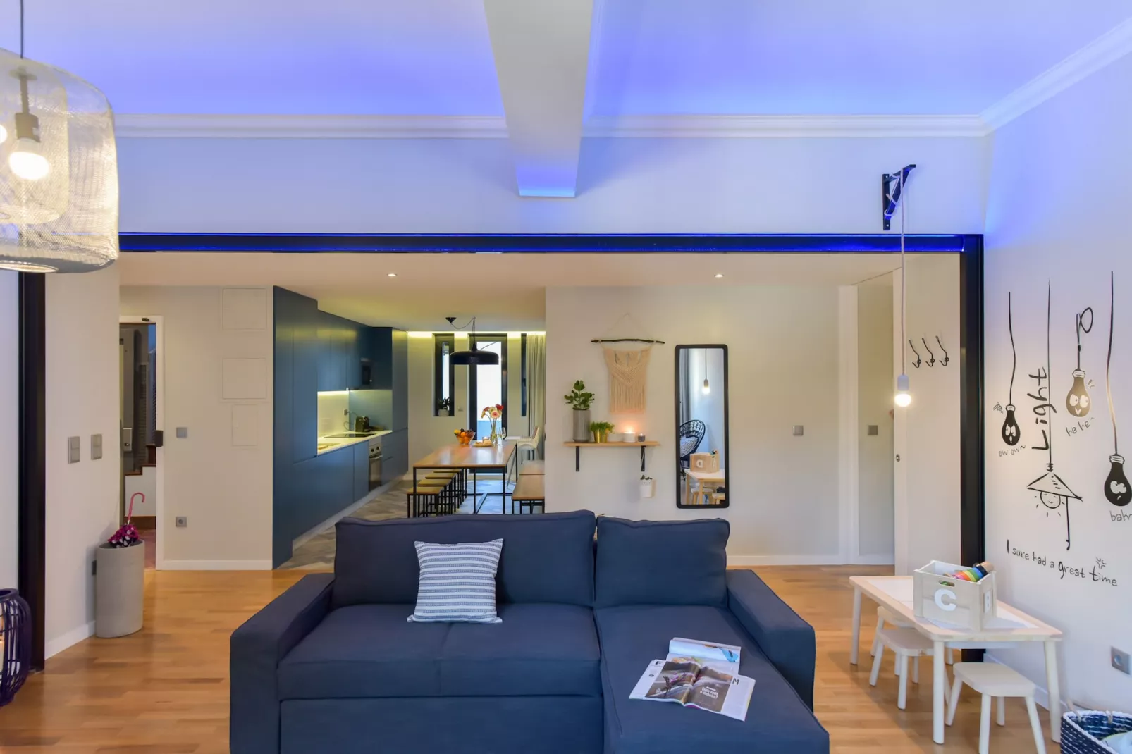 Feel Porto Merlot Townhouse-Living room