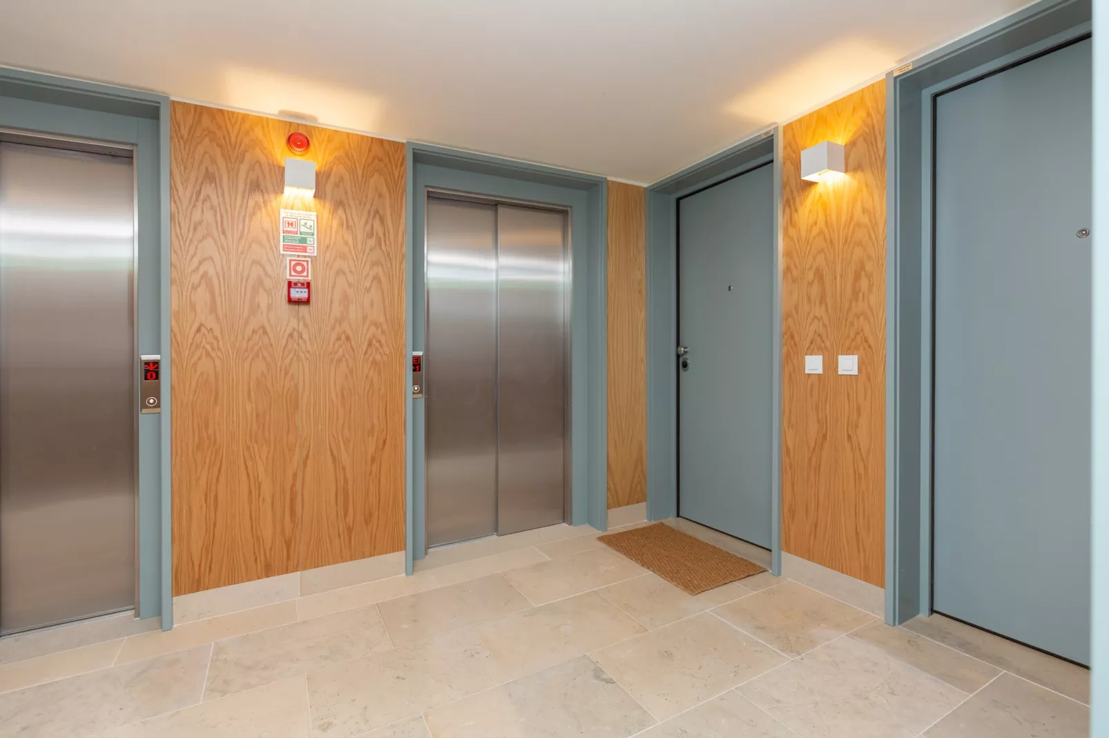Feel Corporate Housing Campanhã 01-Hall & reception