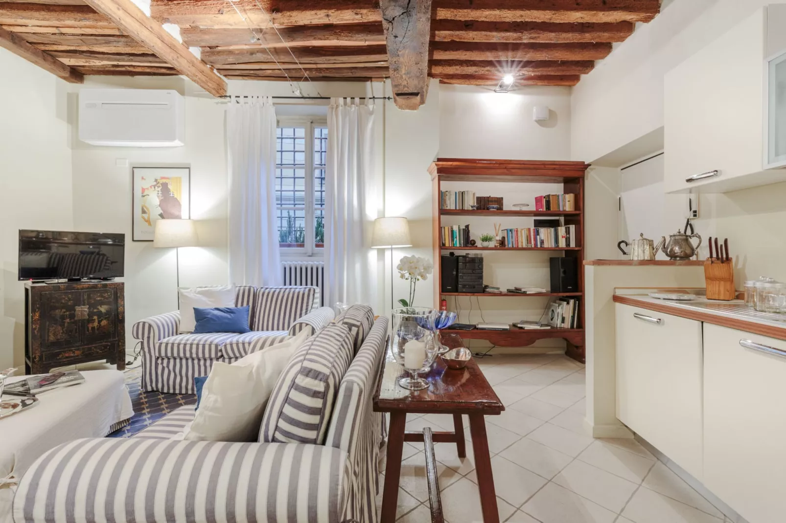 The 1400's Apartment-Untagged