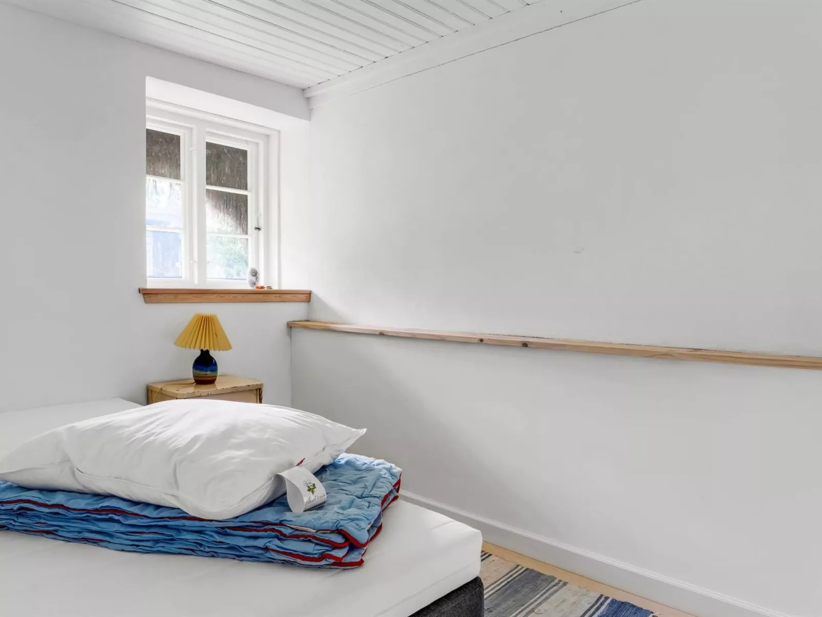"Annabeth" - 900m from the sea-Inside