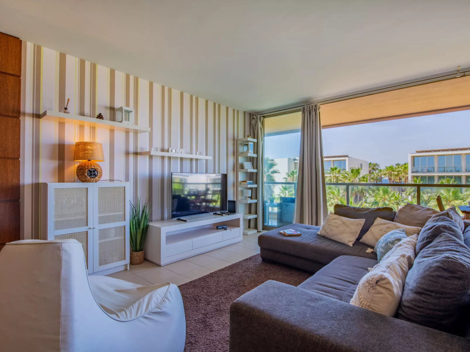 Algarve Sun-Sea Retreat-Inside