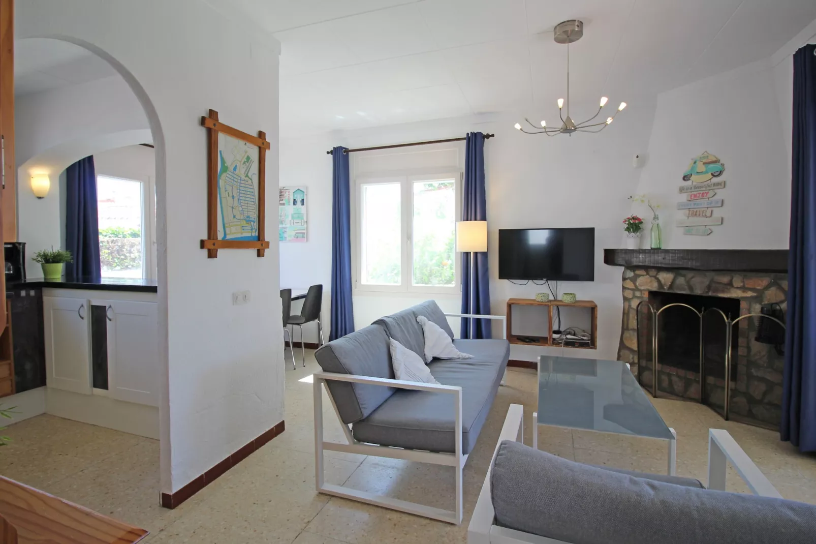 0119-MONTSENY 99-Salon