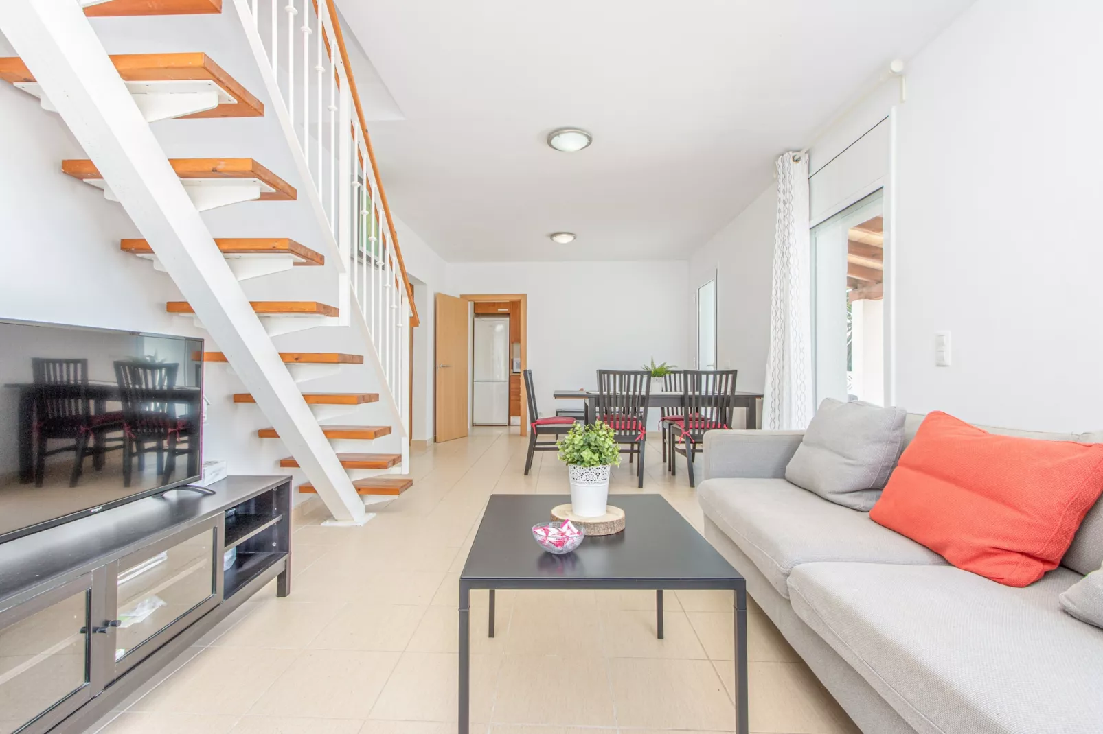 0005-ALBERES 201 C-Living room