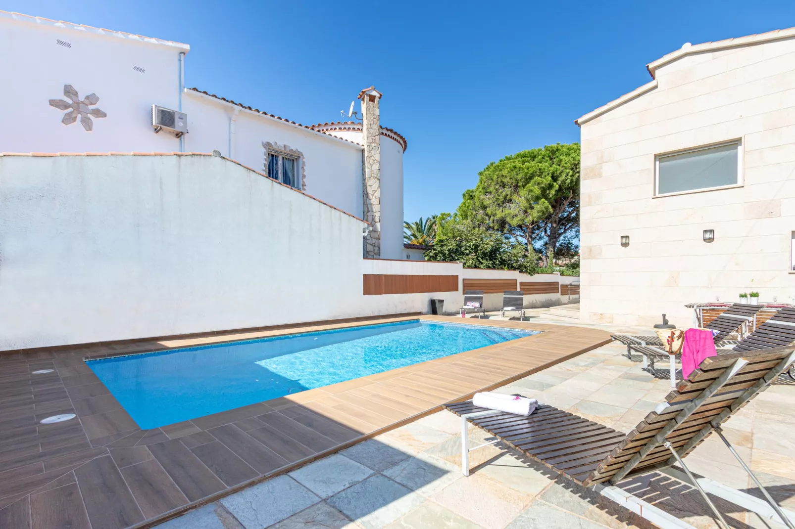 0031-TER 52 A-Swimming pool