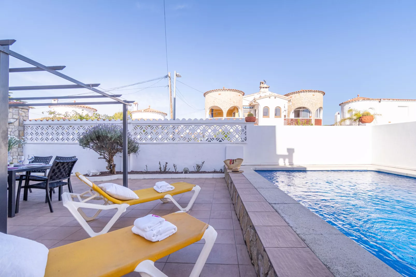 0007-REQUESENS 63 B-Swimming pool