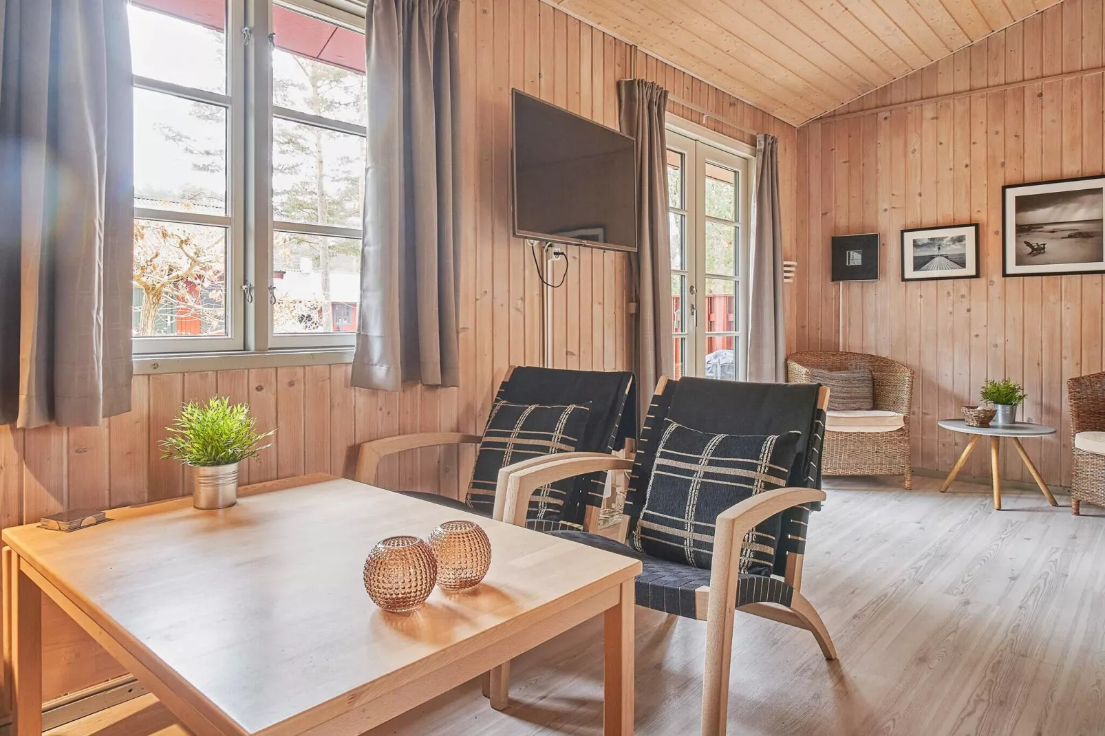 DUEODDE FERIEBY-Indoor