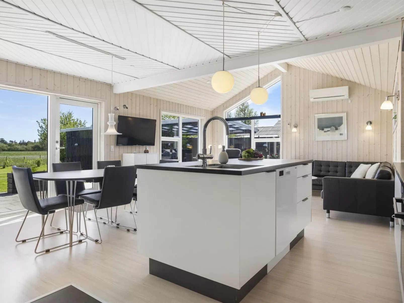 "Herwarth" - 400m from the sea-Drinnen