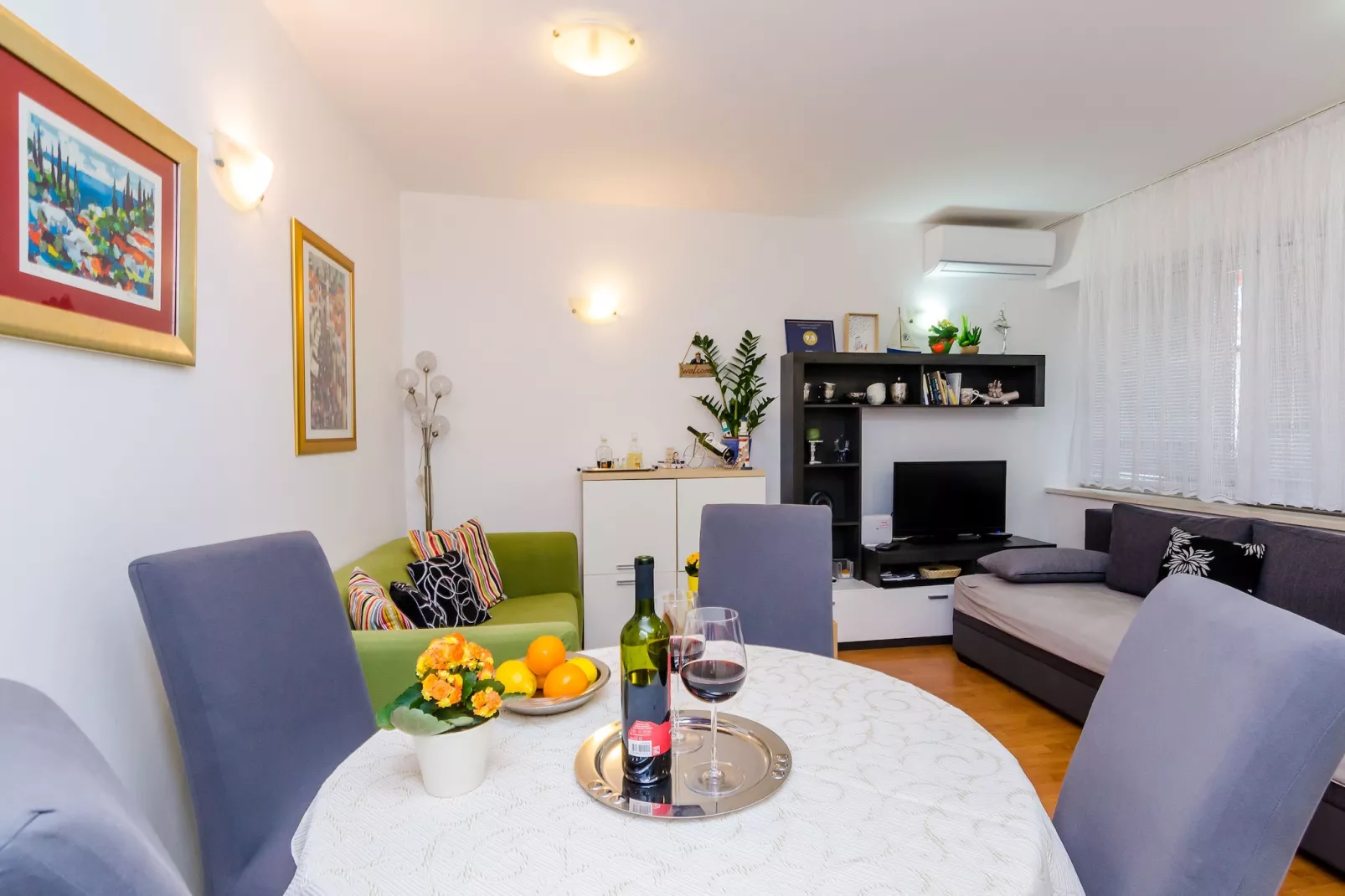 Apartments Captain - Superior One Bedroom Apartment with Terrace (4 Adults)-Esszimmer