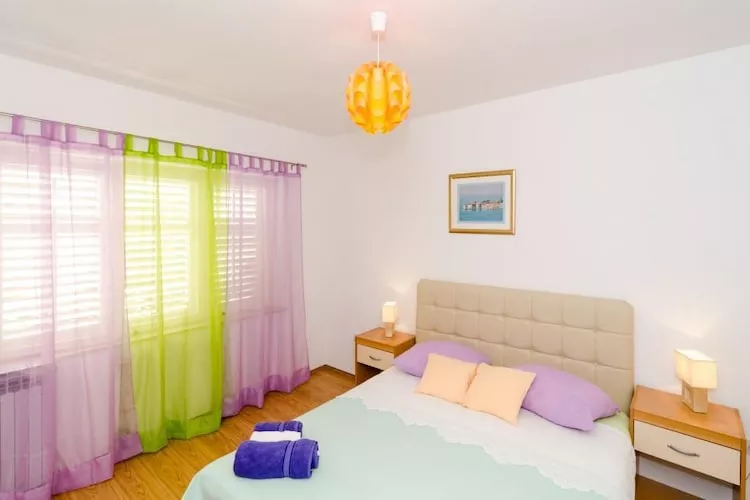 Apartment Dea - One-Bedroom Apartment with Terrace-Bedroom
