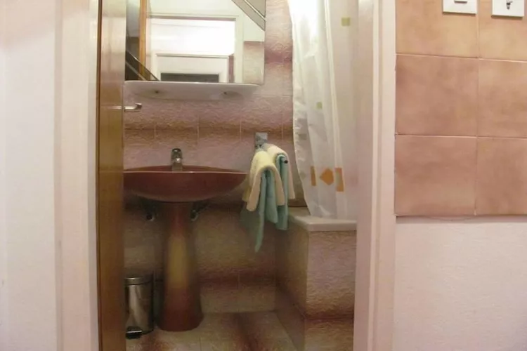 Guest House Zec - Studio with Terrace (3 Adults)-Bathroom