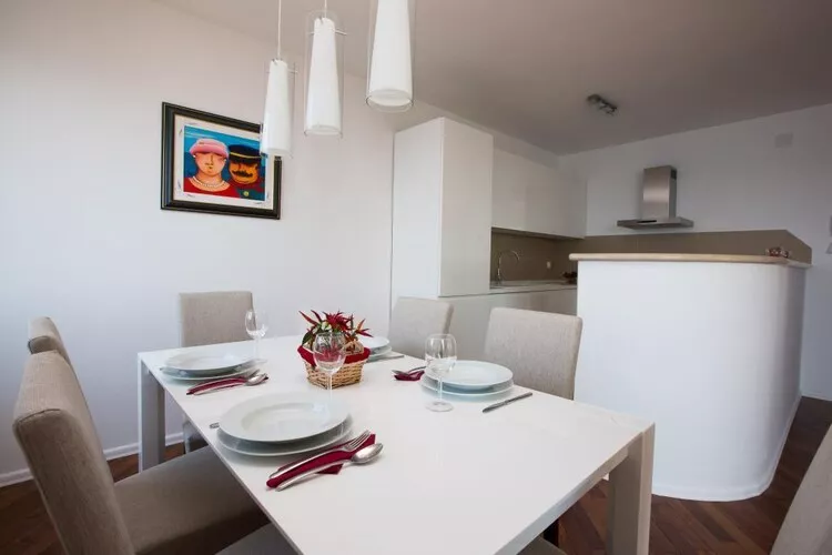 Apartments Nina - Two-Bedroom Apartment with Balcony and Sea View (Orašac)-Dining room