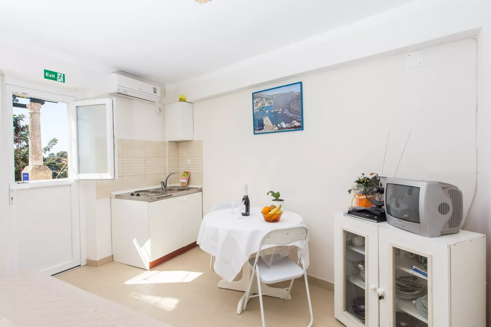 Apartments Ljubimir - Comfort One-Bedroom Apartment with Shared Terrace - Nono-Kitchen
