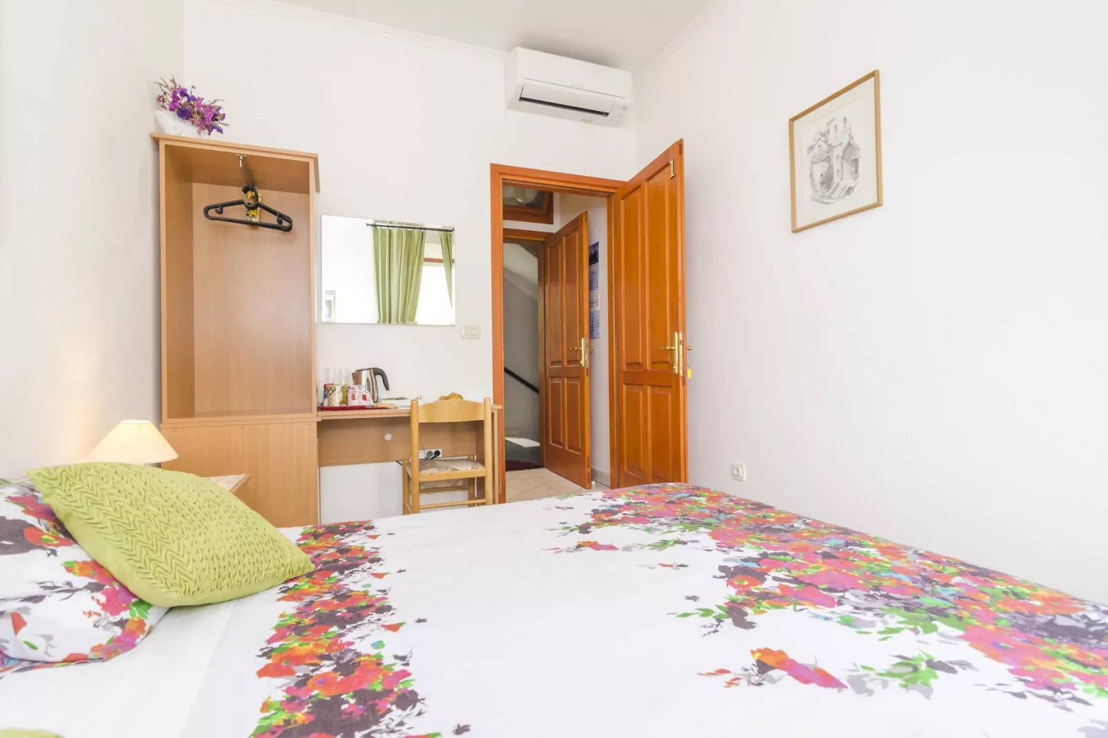 Rooms Lovrijenac - Double Room with Sea View(1)-Bedroom