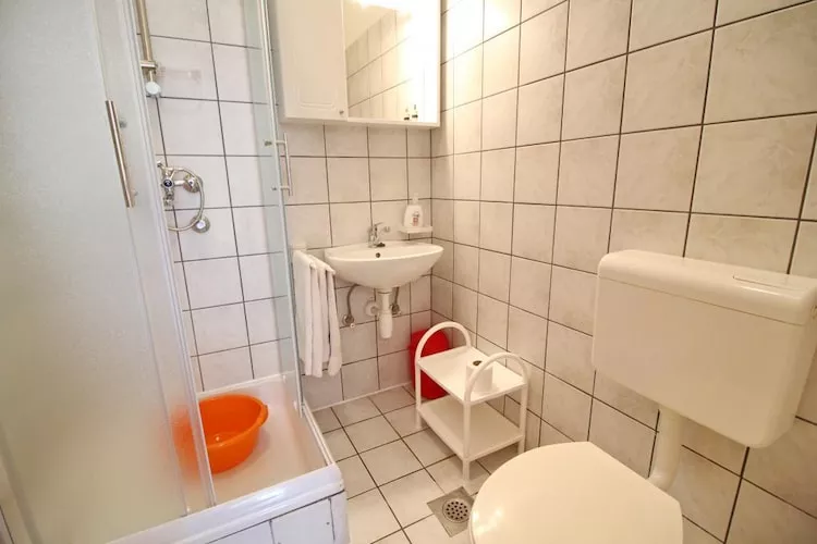 Apartments Neven - Studio Apartment with Terrace and Partial Sea View (A3)-Bathroom