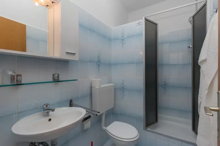 Rooms Villa Bašica - Comfort Double Room with Balcony and Sea View (Soba 3)-Bathroom