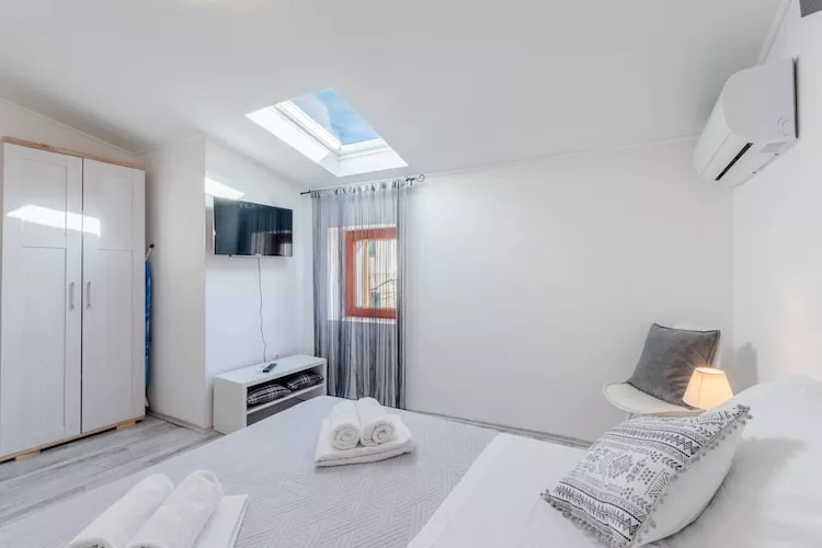 Apartment KLM - Two Bedroom Apartment