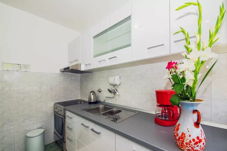 Luxury Split Center Apartment - Two Bedroom Apartment with Balcony-Cuisine