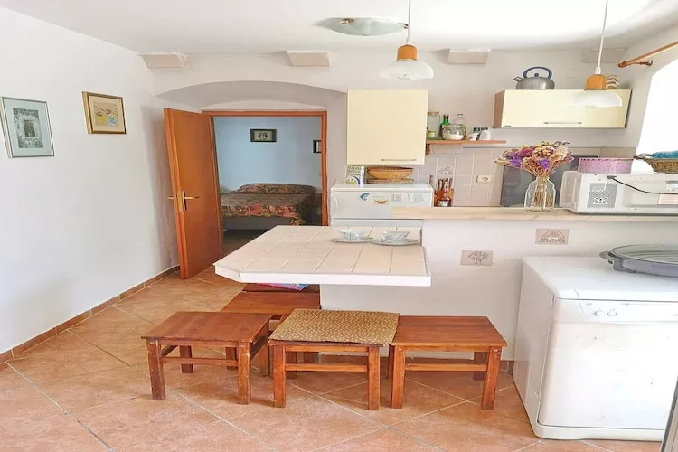 Olive's Apartment-Two Bedroom Apartment with Terrace-Küche