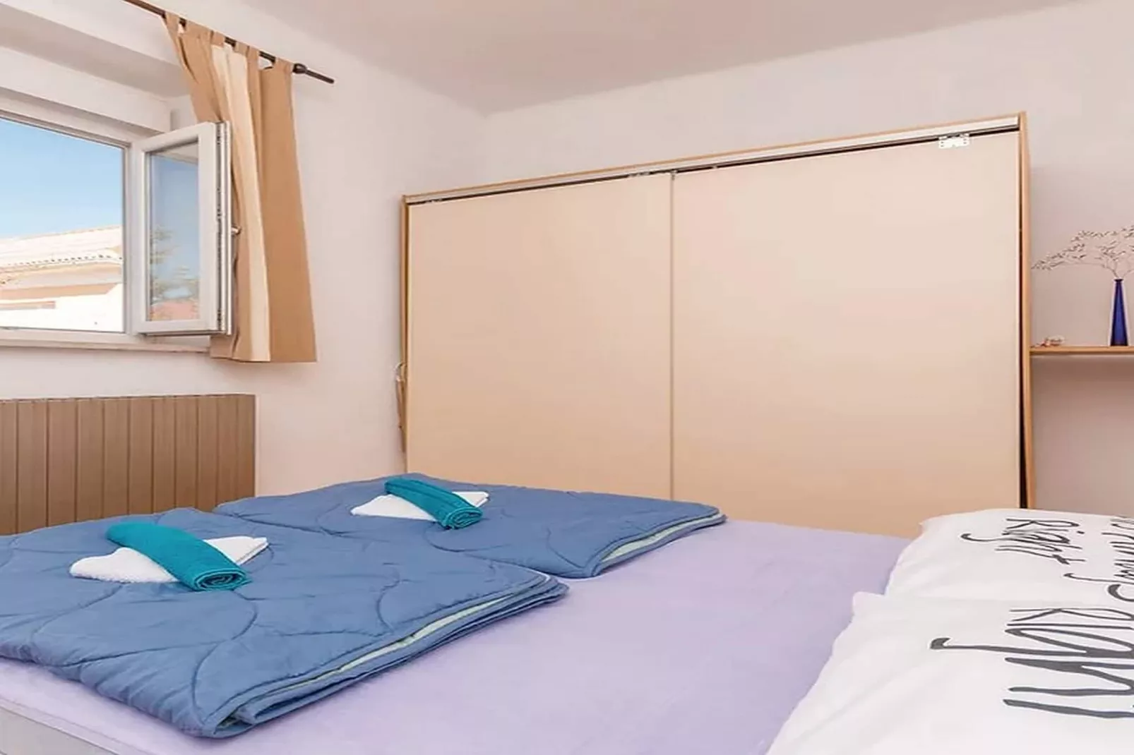 Apartment Marjan - One Bedroom Apartment with shared Terrace-Chambre