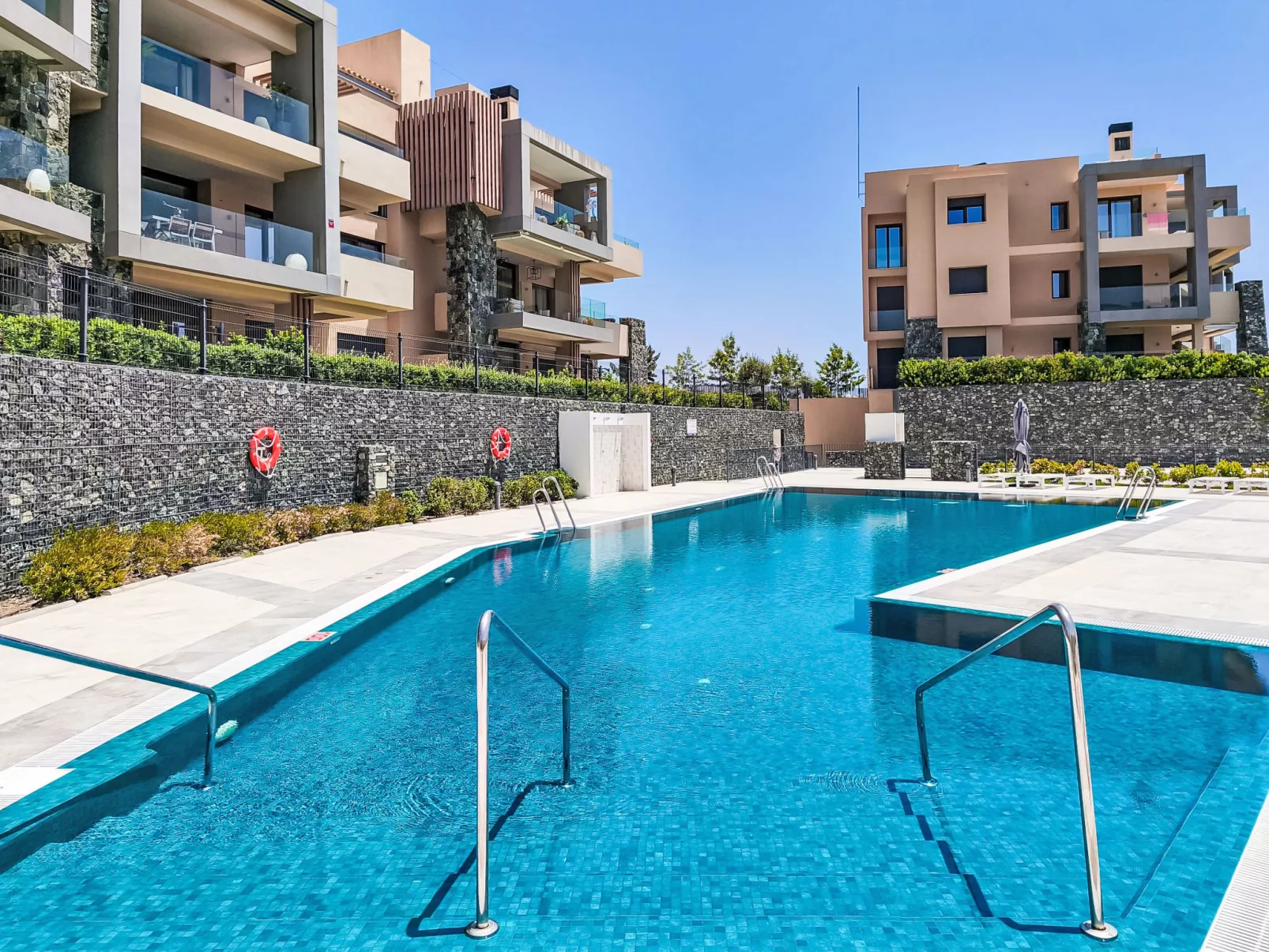 Conjunto Residencial Los Olivos-Outside