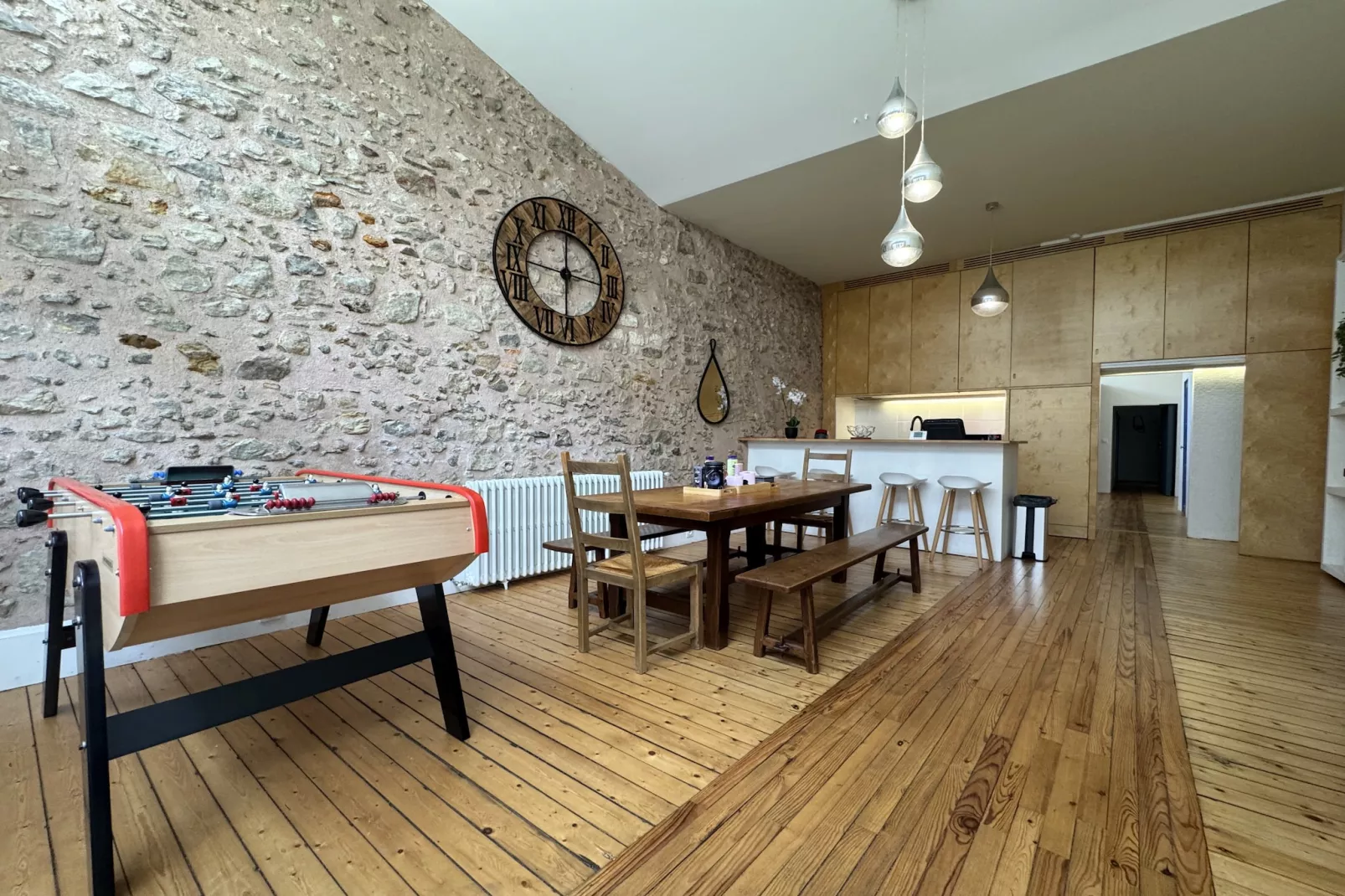 Le Saint Victeur - 8pers - Babyfoot - Rêve au Mans-Dining room