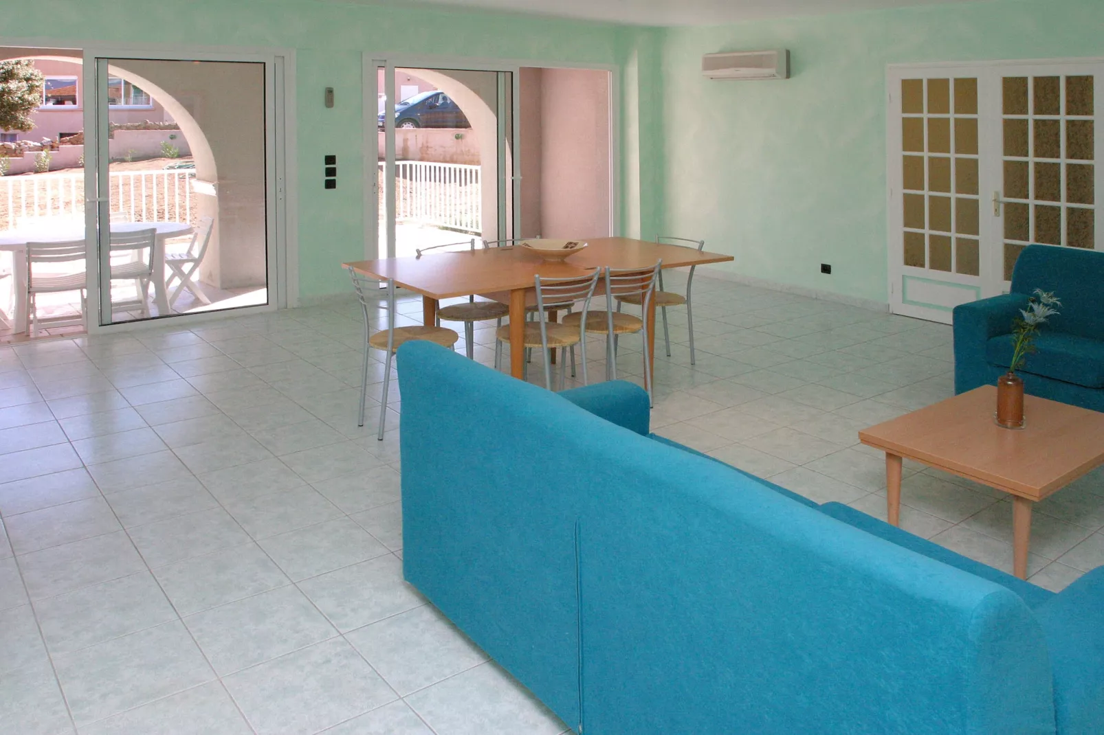 Ninu-Dining room
