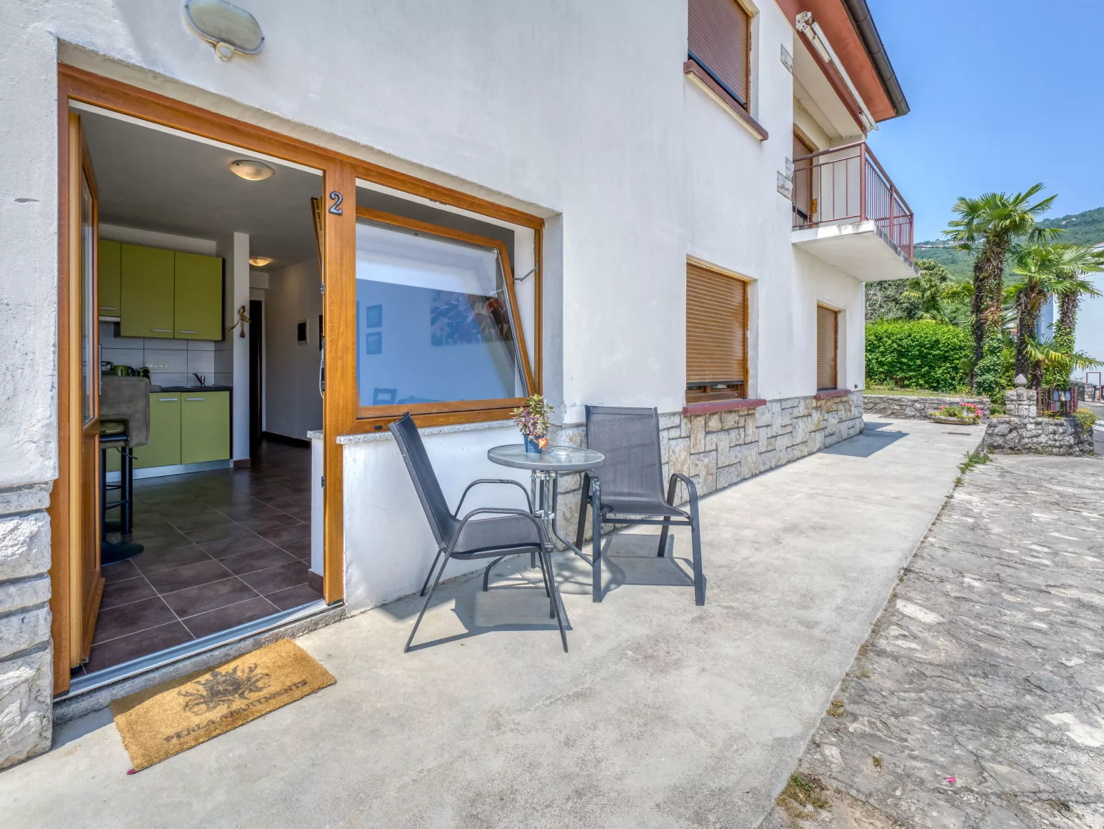 Perla 2-Outside